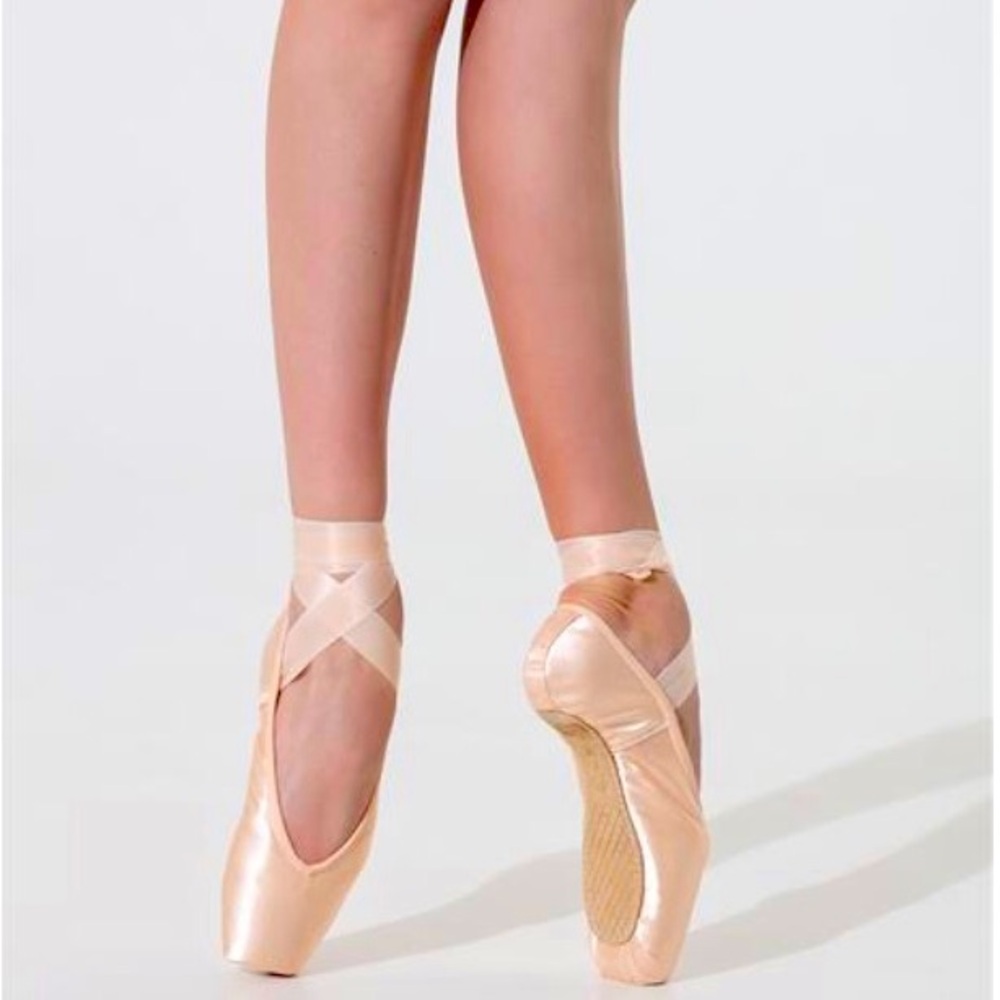 Authentic Grishko Maya Pointe Shoes Handmade in Russia Pink Satin NWB Size 6.5